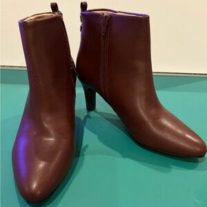 Life Stride Glow Zip Dress Short Chic Boots Size 8.5